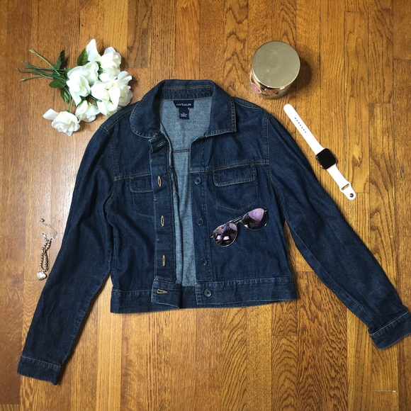 Jean Jacket 🧥 - Picture 3 of 4